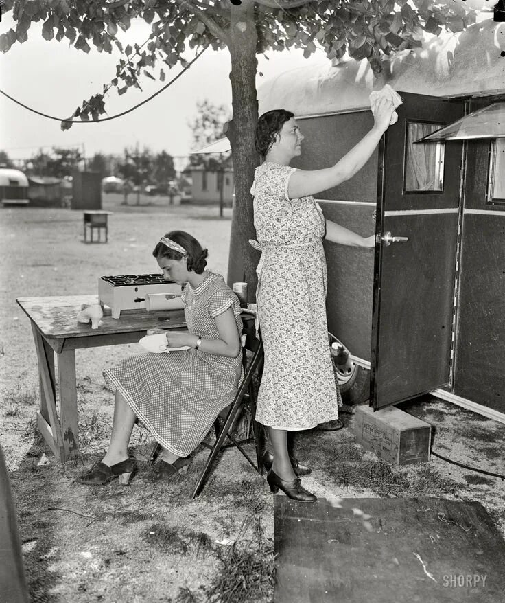 Прошлое ретро фото Clean Living: 1937 high-resolution photo Vintage photos, Photo, Vintage campers 