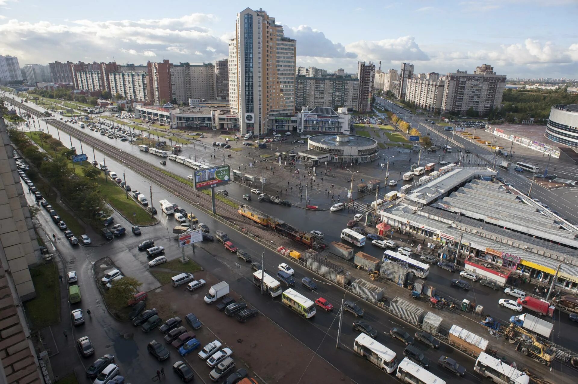 Проспект большевиков санкт петербург фото В Петербурге открыли перехватывающую парковку у метро "Проспект Большевиков"