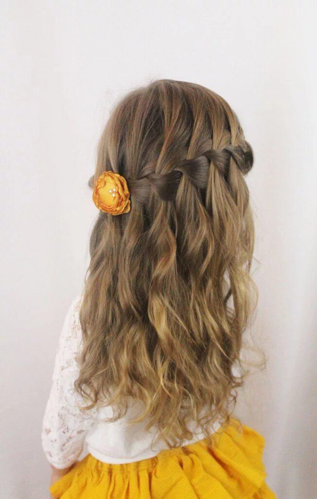 Простая прическа для девочки на длинные 25 Little Girl Hairstyles...you can do YOURSELF! Penteados, Penteado para daminh