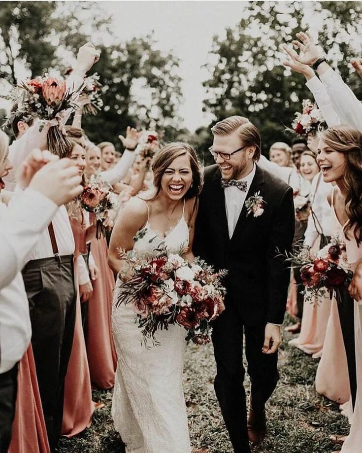 Простая свадьба фото Wedding Chicks ® on Instagram: "When you walk back down the aisle as a married c