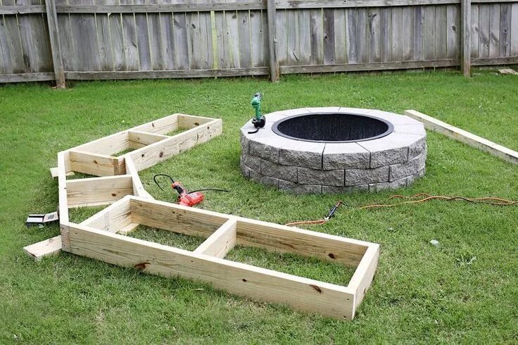 Простая своими руками фото Build Your Own Curved Fire Pit Bench Fire pit seating, Backyard fire, Fire pit b