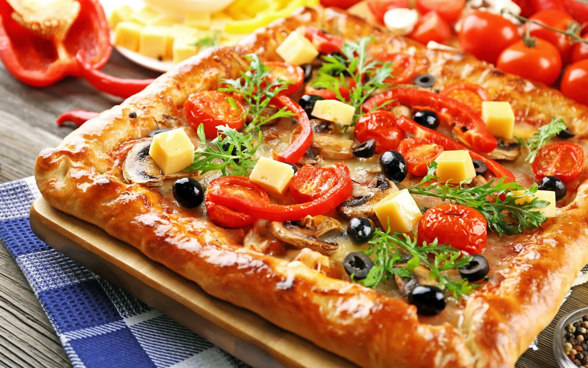 Простая вкусная еда фото Download Mouthwatering Sicilian Pizza Wallpaper Wallpapers.com