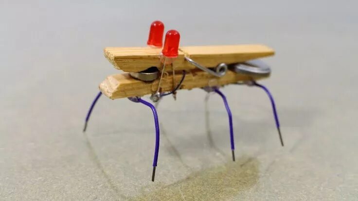 Простейшие самоделки How to Make a Mini Robotic Bug From Household Items Diy robot, Science projects 