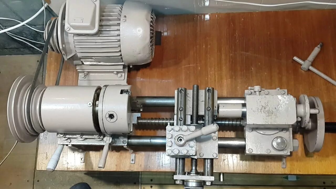 Простейший самодельный токарный станок Устройство токарного станка / The device lathe / Как сделать токарный станок. - 