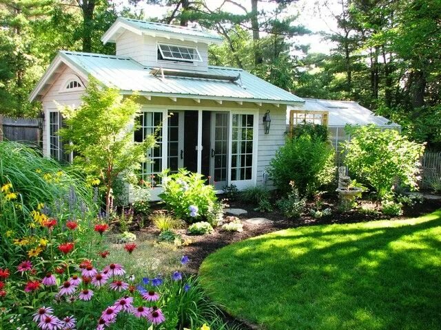 Просто дача фото Baptisia australis) Backyard greenhouse, Backyard storage sheds, Backyard storag