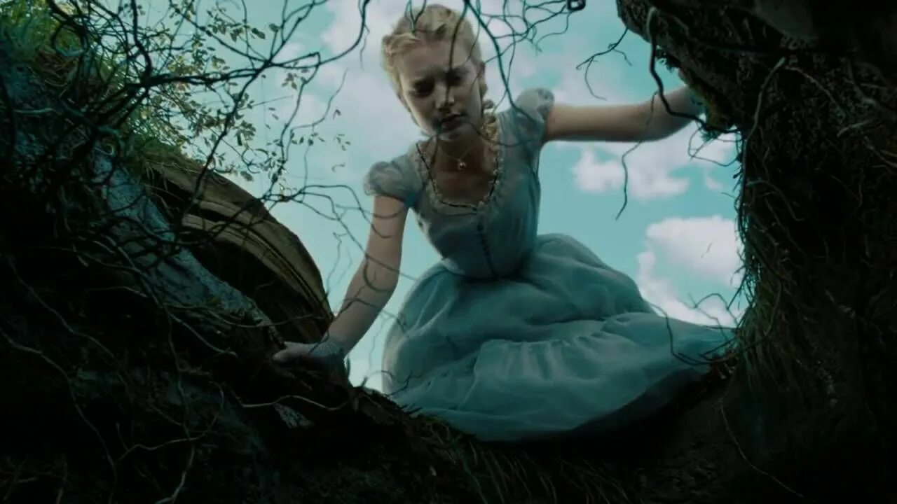 Просто фото алиса Alice In Wonderland Clip Alice Falls Into a Rabbit Hole 2010 HD - YouTube Alice 