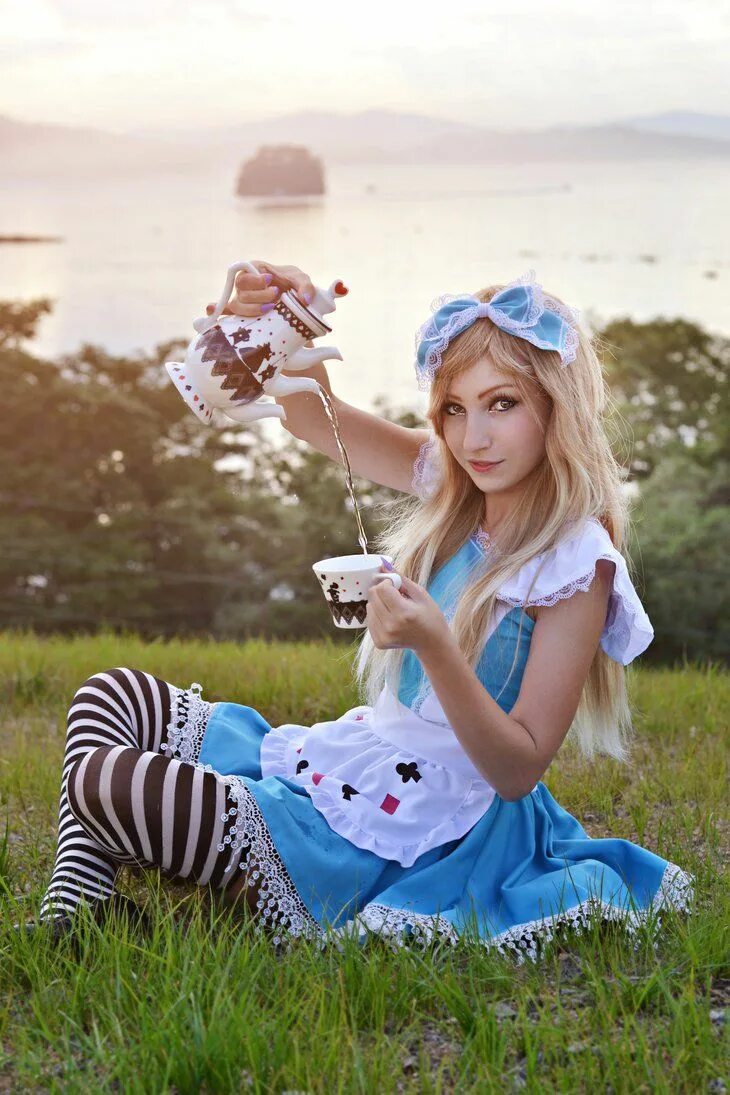 Просто фото алиса Alice in Wonderland by elara-dark on deviantART Alice cosplay, Cosplay alice in 