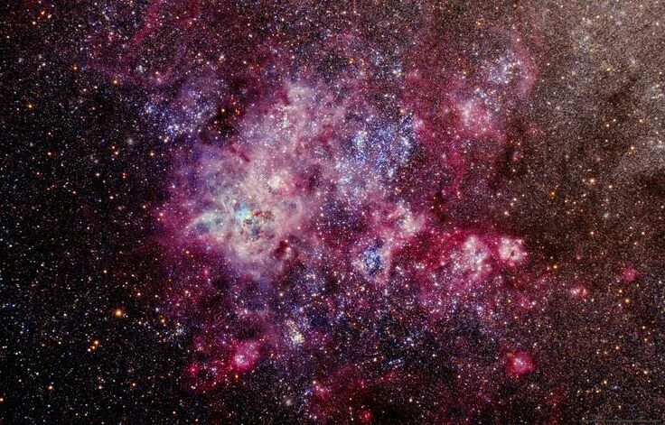 Просто космос фото Tarantula Nebula: Tens of nebulae are present in this 1 ° x1.5 ° field, so that 