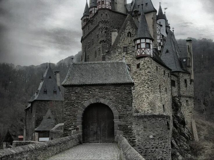 Просто замки фото Pin on Randoms Castle, Germany castles, Burg eltz castle