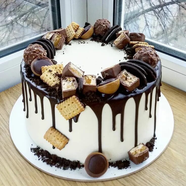 Простой декор торта в домашних условиях Épinglé sur bolos Idée gateau, Recette de gâteau d'anniversaire, Gâteaux et dess