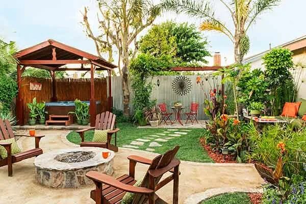 Простой дизайн двора частного дома фото A Seabee Designs a Long-Distance Backyard Remodel Backyard remodel, Backyard lan