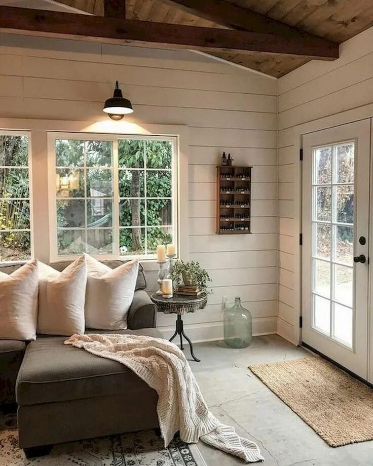 Простой интерьер загородного дома 58+ Comfy Modern Farmhouse Sunroom Decor Ideas Country house design, Farm house 