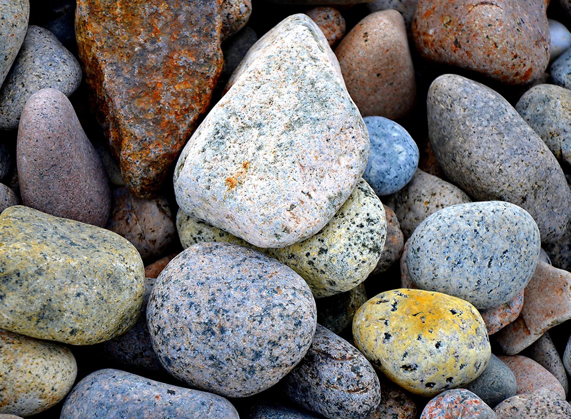 Простой камень фото Download wallpaper sea, pebbles, stones, color, pebbles, section textures in res