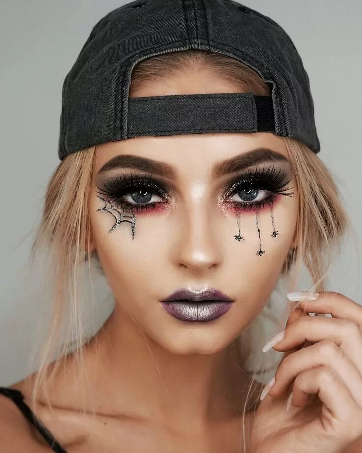 Простой макияж на хэллоуин Via Instagram Cute halloween makeup, Halloween makeup pretty, Cool halloween mak