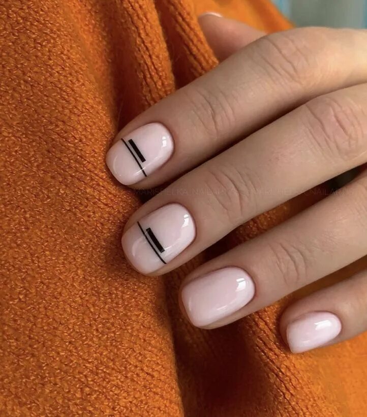 Простой маникюр на короткие квадратные ногти Pin on N A I L S Subtle nails, Sheer nails, Minimal nails