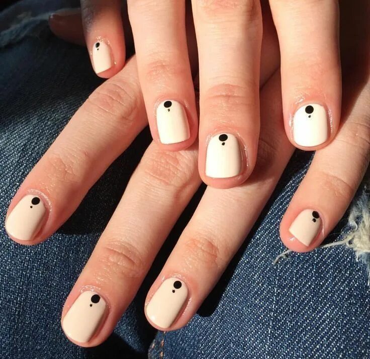 Простой маникюр на короткие ногти P & B nails Dot nail designs, Dots nails, Dot nail art