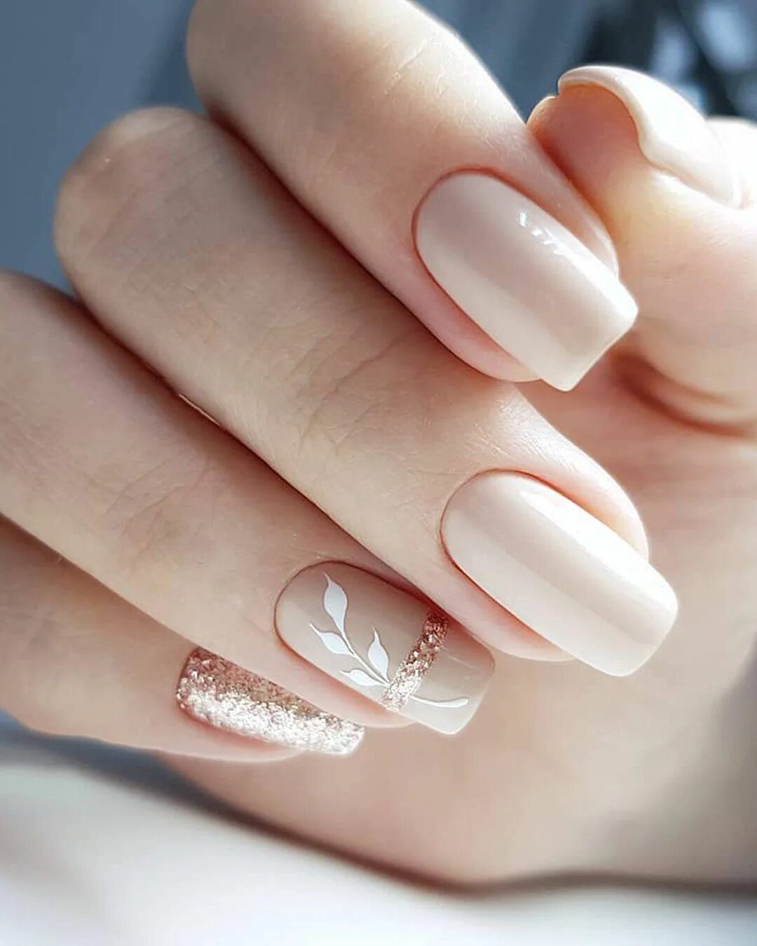 Простой нежный дизайн ногтей Best 36 Cute Nail Design Ideas For Stylish Brides Beige nails, Nail art, Beige n