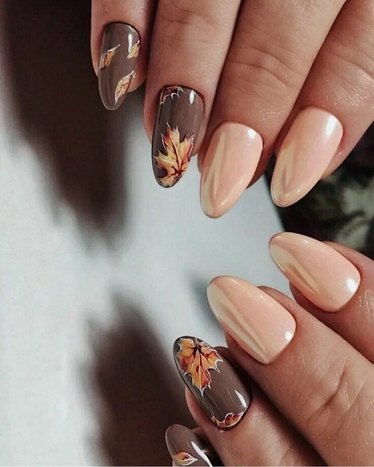 Простой осенний маникюр на миндаль #nails Pretty nails, Stylish nails art, Gel nails