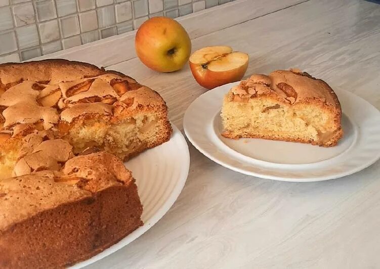 Простой пирог с яблоками с фото ШАРЛОТКА - смотреть видео онлайн от "жаркая кухня множество рецептов" в хорошем 