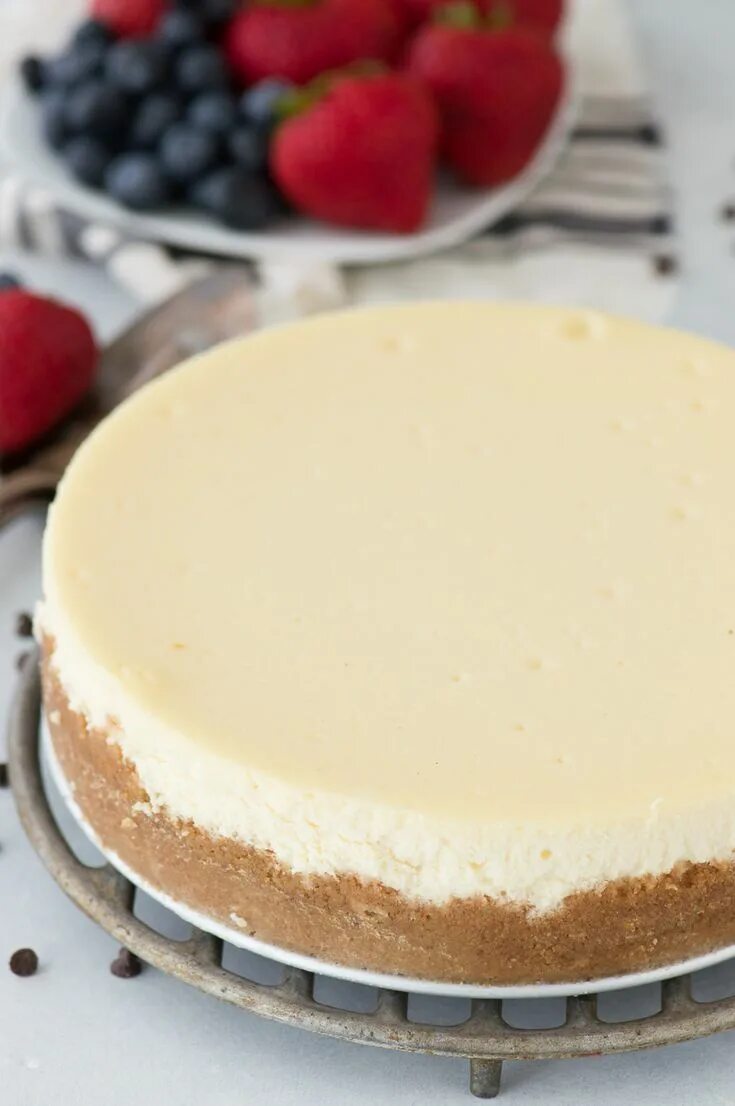 Простой рецепт чизкейка фото whole classic plain cheesecake with no toppings Receitas gostosas, Receitas, Gas