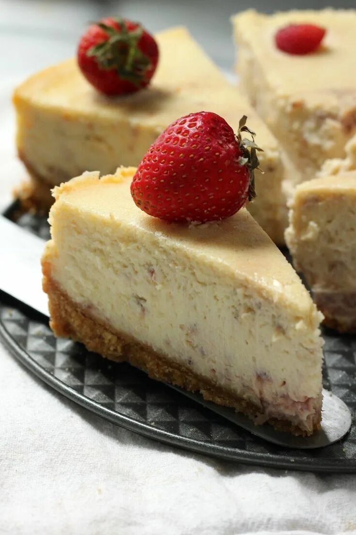 Простой рецепт чизкейка фото Roasted Strawberry Greek Yogurt Cheesecake - Baker by Nature Recipe Fun cheeseca