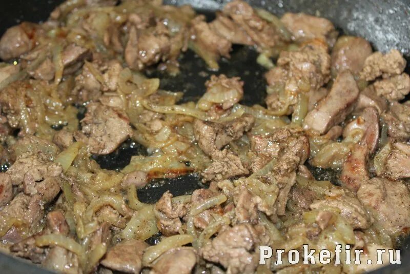 Простой рецепт куриной печени фото Куриная печень с картошкой в духовке в горшочках - рецепт с фото пошагово