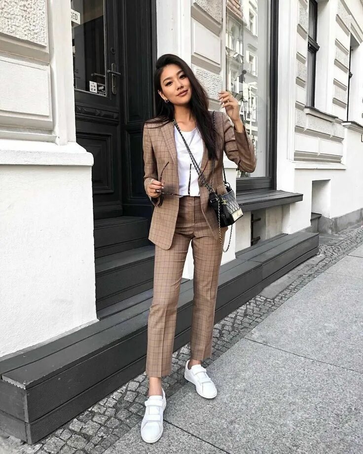 Простой стиль женский спортивная классика Business attire women, Summer business attire, Work outfits 