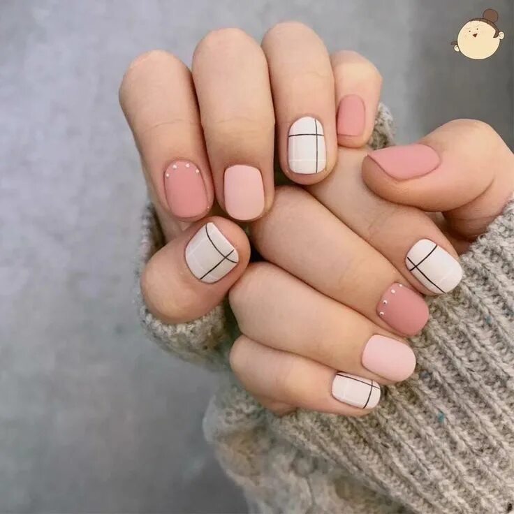 Простой стильный маникюр Pin de С Исаков en маникюр Manicura de uñas, Manicura, Disenos de unas