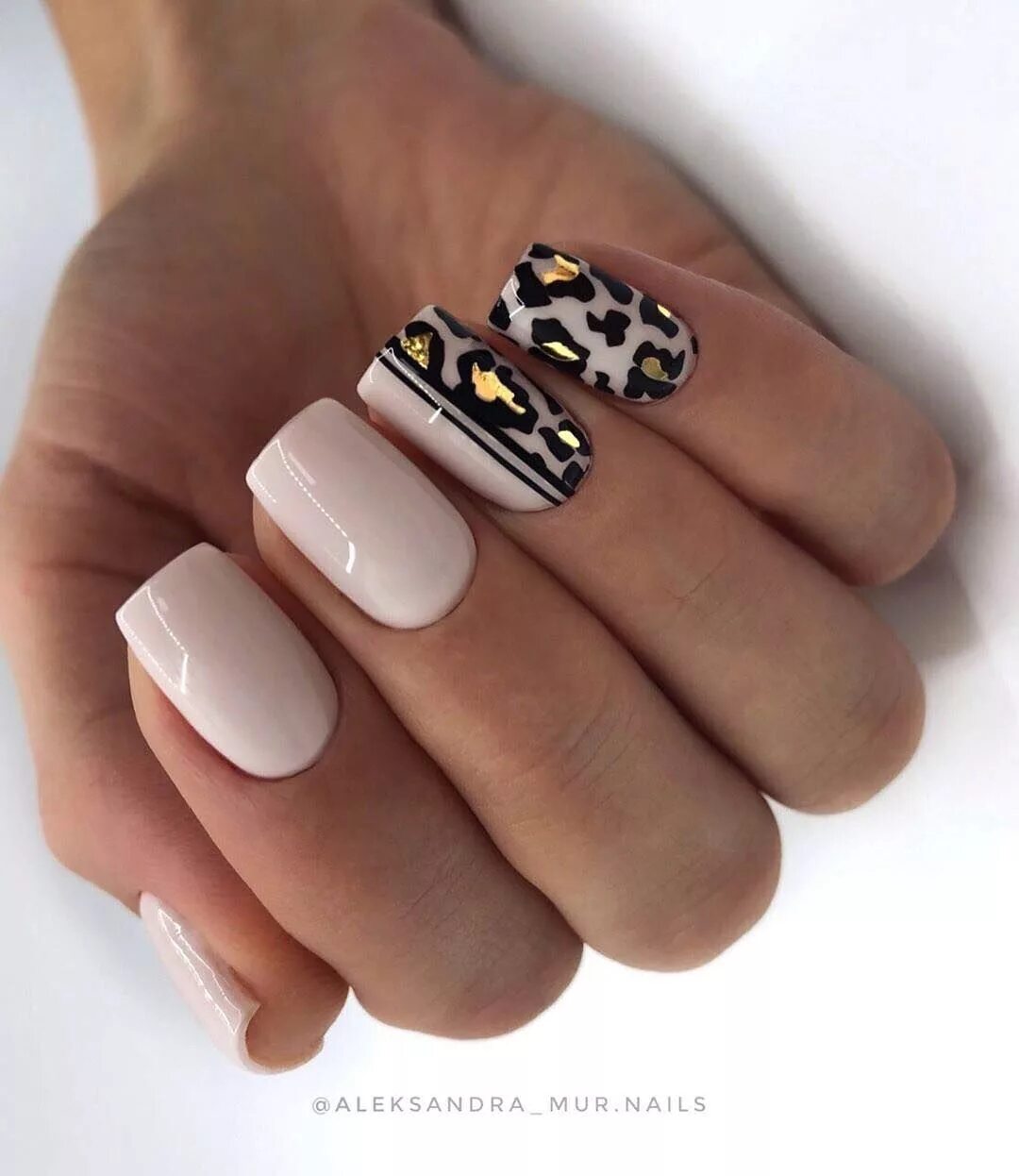 Простой стильный маникюр On the @manikurchik page there are a lot of ideas for a manicure for February @m