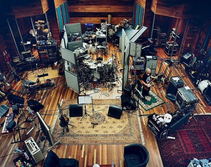 Пространство студия фото U2′s Recording Studio Music studio room, Home studio music, Music studio