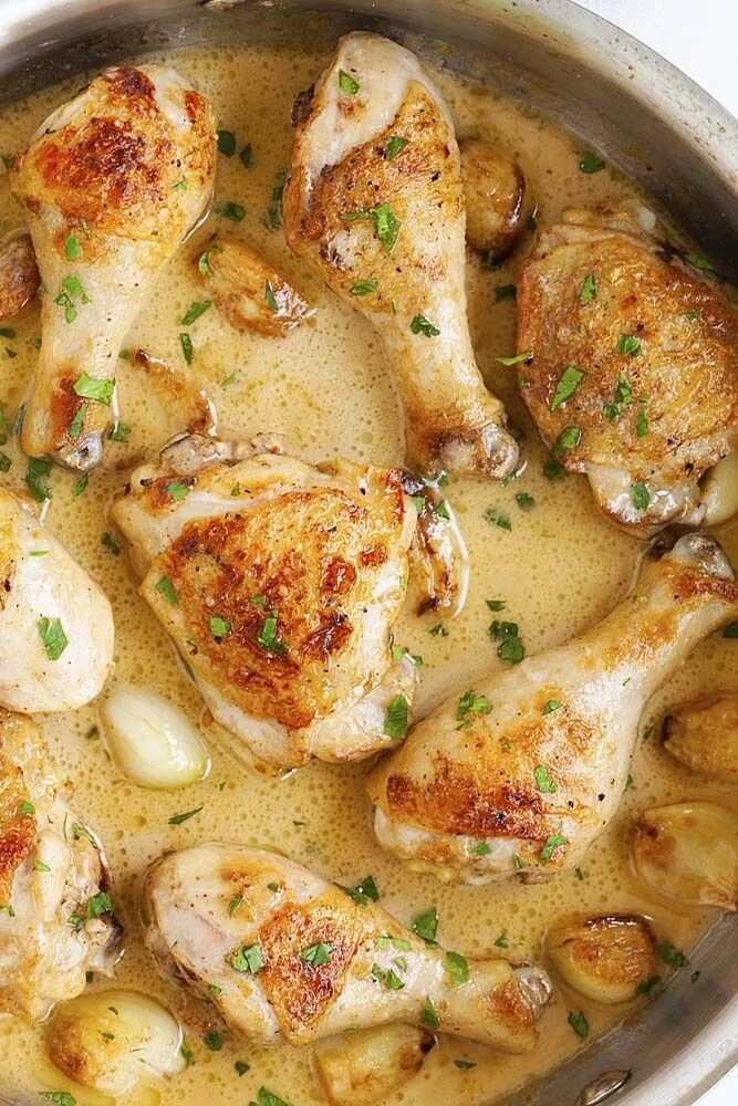 Простые блюда курицы фото Creamy garlic butter chicken Creamy garlic chicken, Drumstick recipes, Butter ch