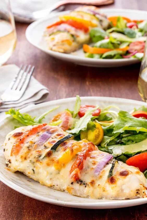 Простые блюда на ужин фото Primavera Stuffed Chicken Recipe Italian dinner recipes, Chicken dinner, Healthy