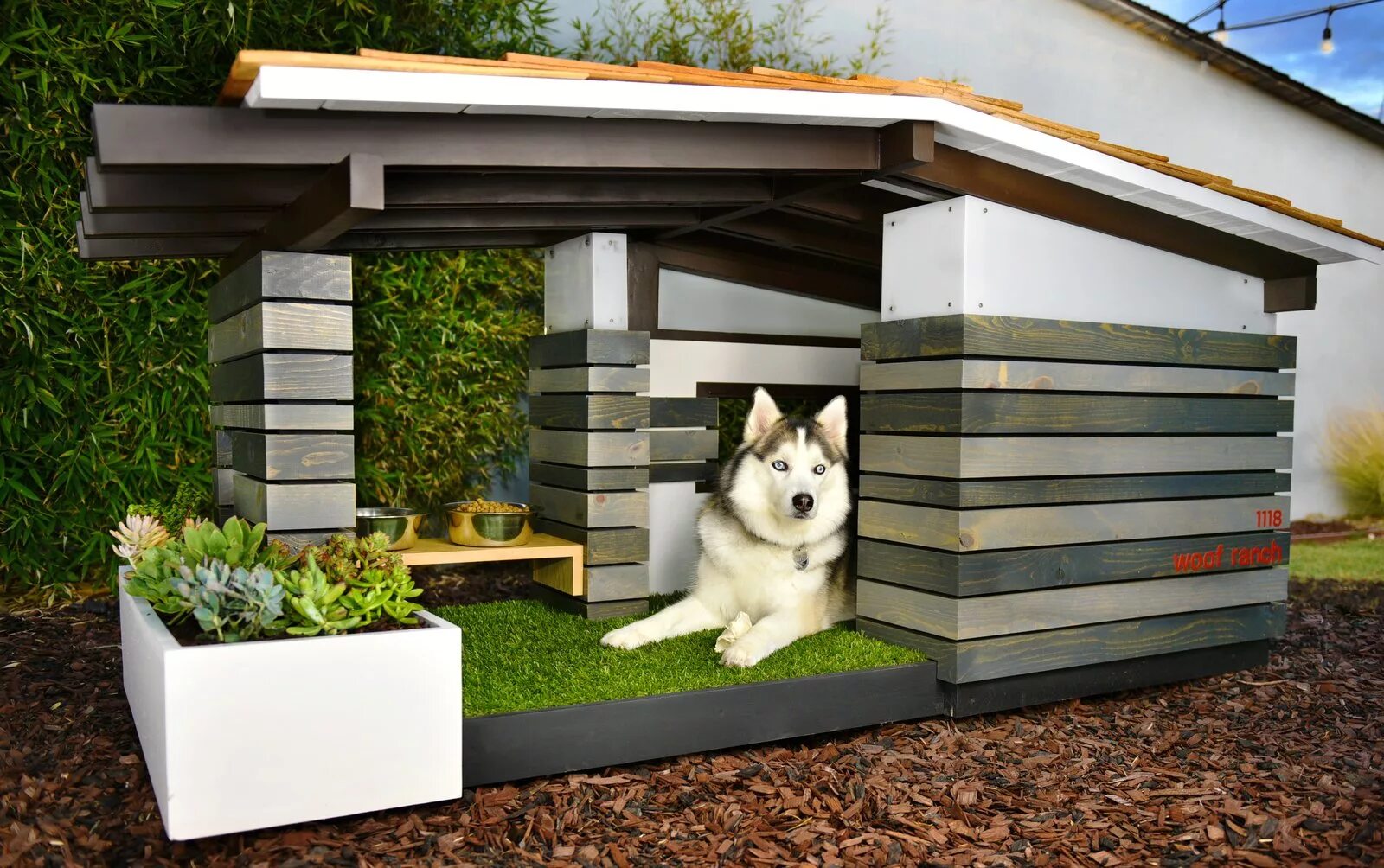 Простые будки для собак фото Photo 13 of 15 in Barkitecture: 8 Modern Doghouses Your Pup Will Drool Over - Dw