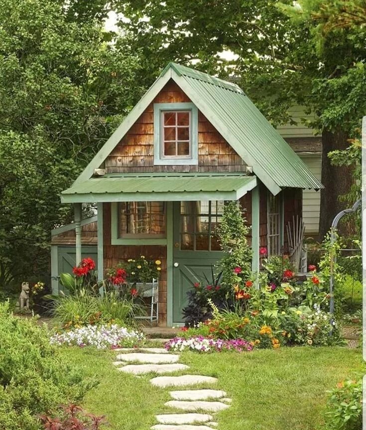 Простые дачные дома фото Pin on My Secret Garden Small cottage homes, Small cottage house plans, Cottage 