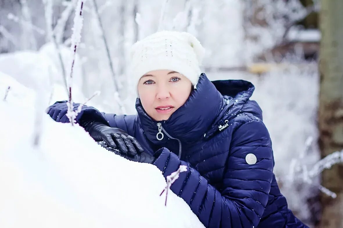 Новогодние песни бесплатно про новый год - Снежная зима в русской деревне - Крас