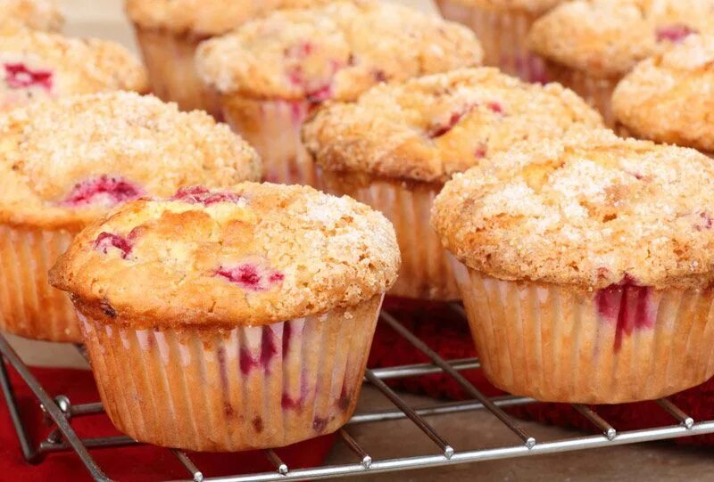 Простые и вкусные маффины фото рецепты Детские клубничные торты Cranberry muffins, Baking, Eggnog muffins