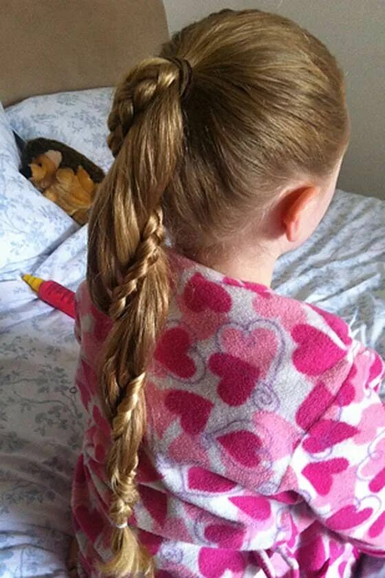 Простые косички для девочек фото 20 Quick And Easy Braids For Kids (Tutorial Included) Little girl braids, Twist 