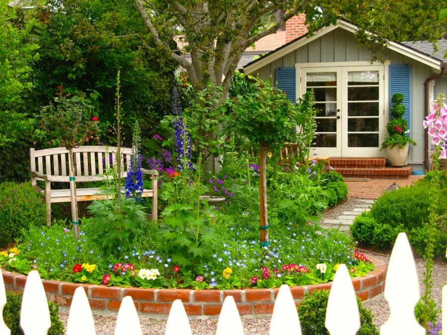 Простые красивые дачные участки фото Once upon a time..Tales from Carmel by the Sea Cottage garden, Front garden, Hom