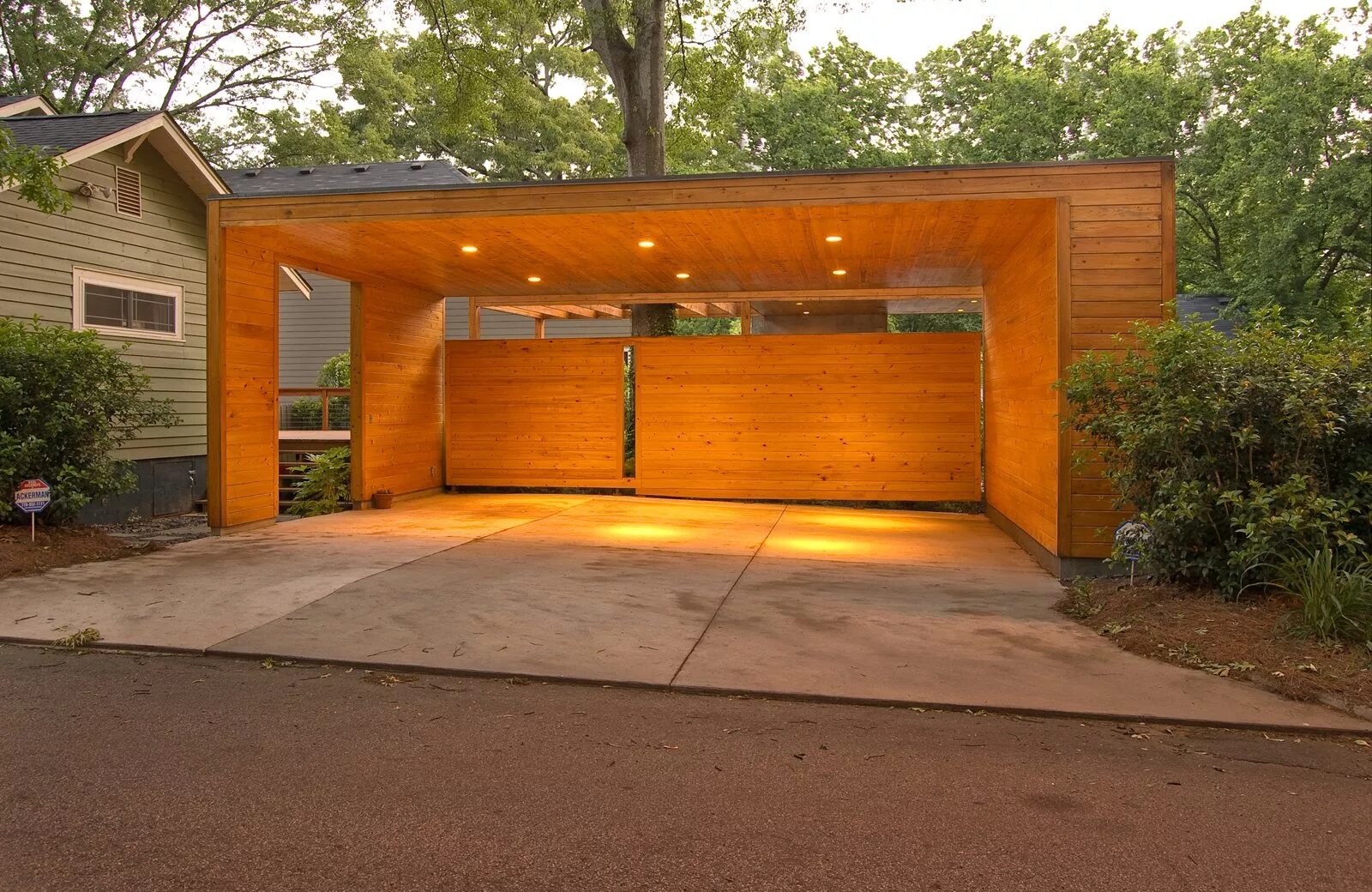 Простые красивые гаражи фото Photo 5 of 5 in Unconventional Garages We Love by William Harrison from Modern C