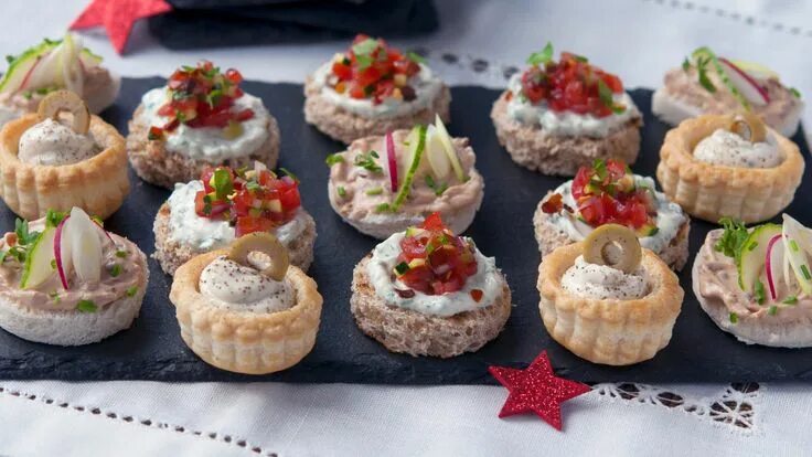 Простые оригинальные рецепты с фото Cream cheese canapes Recipe Cream cheese, Canapes, Herb cheese