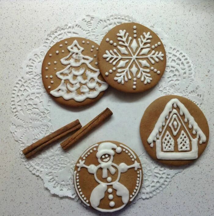 Простые пряники фото новогодние пряники Cookie decorating, Christmas diy, Gingerbread