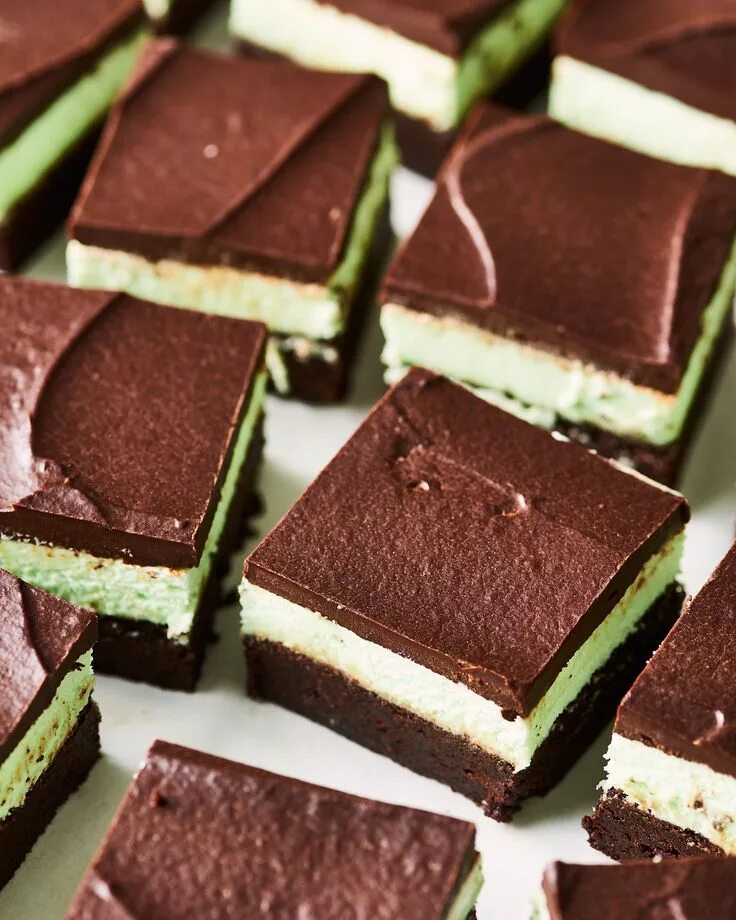 Простые рецепты пирожных фото Recipe: Triple-Decker Mint Brownies Recipe Mint brownies, Eat dessert, Holiday b