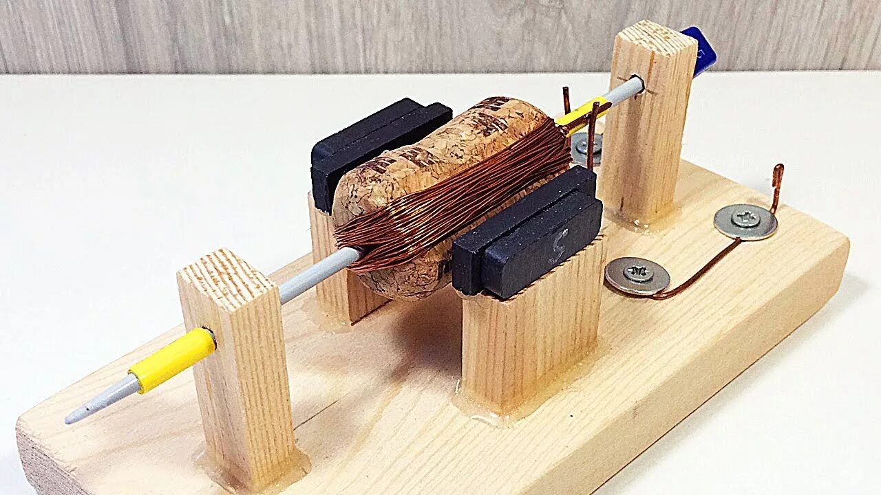 Простые самоделки своими руками How to make the DC motor from a wine cork ? Awesome DIY project - YouTube