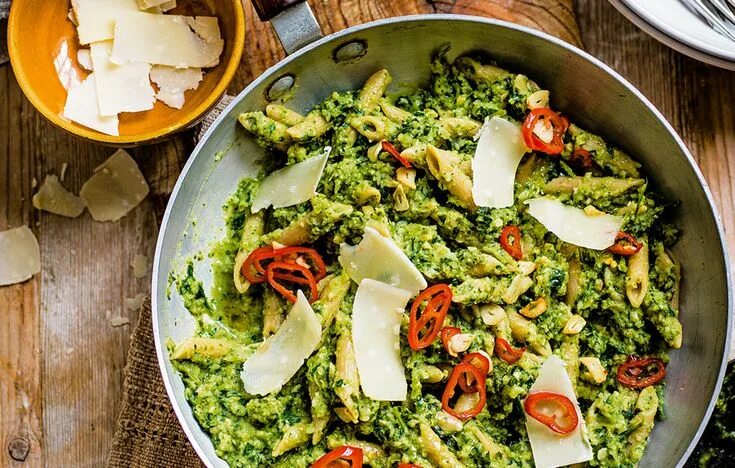 Простые вегетарианские рецепты с фото Broccoli Pesto Pasta Recipe Healthy Recipes Tesco Real Food Rezept Gesunde veget