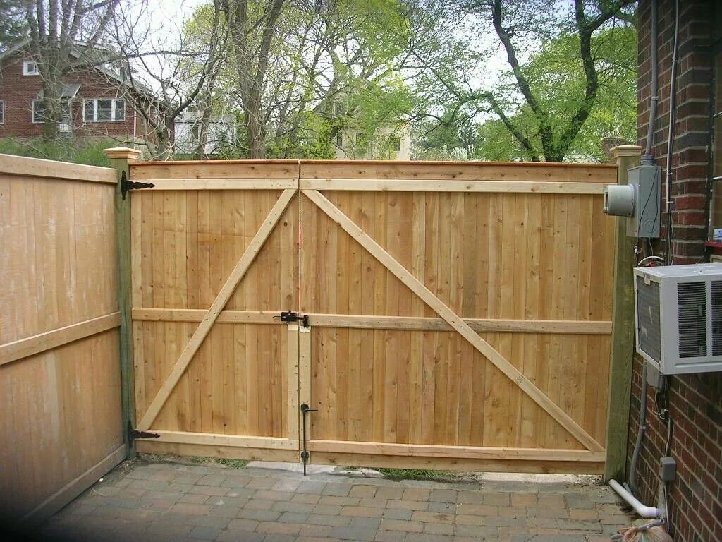 Простые ворота для дачи своими руками Pin by Petr Šlosi on Chalupa Wood fence gate designs, Wood fence design, Wooden 