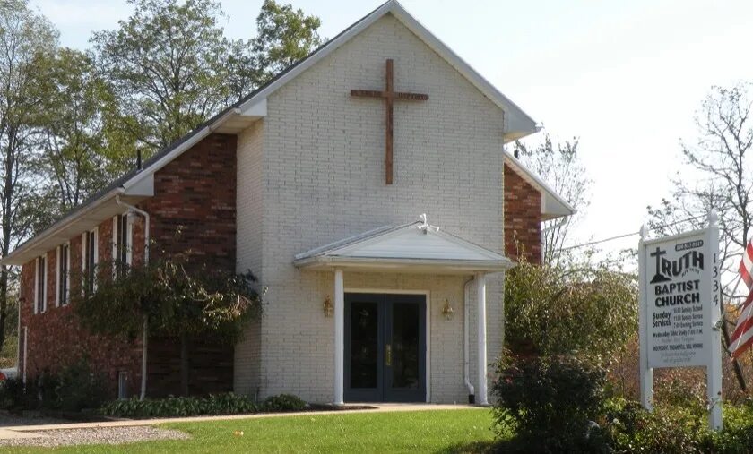 Протестантская церковь фото Truth Baptist Church - Atwater, OH " KJV Churches