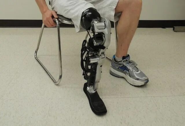 Протезы ноги выше колена цена фото See the world's first mind-controlled prosthetic leg in action Robotic prostheti