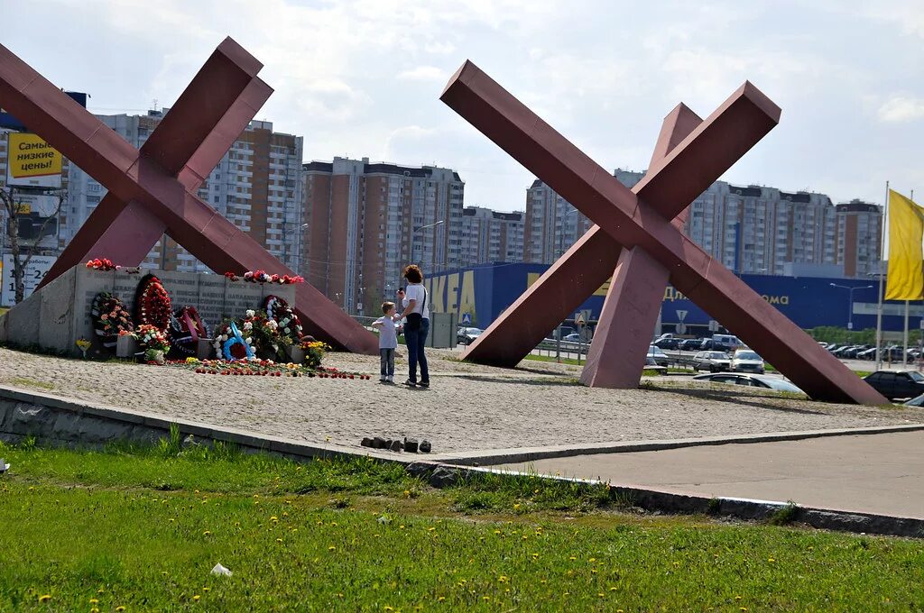 Противотанковые ежи московская область химки фото TMY8790 химки, противотанковые ежи Фотобанк Moscow-Live Flickr