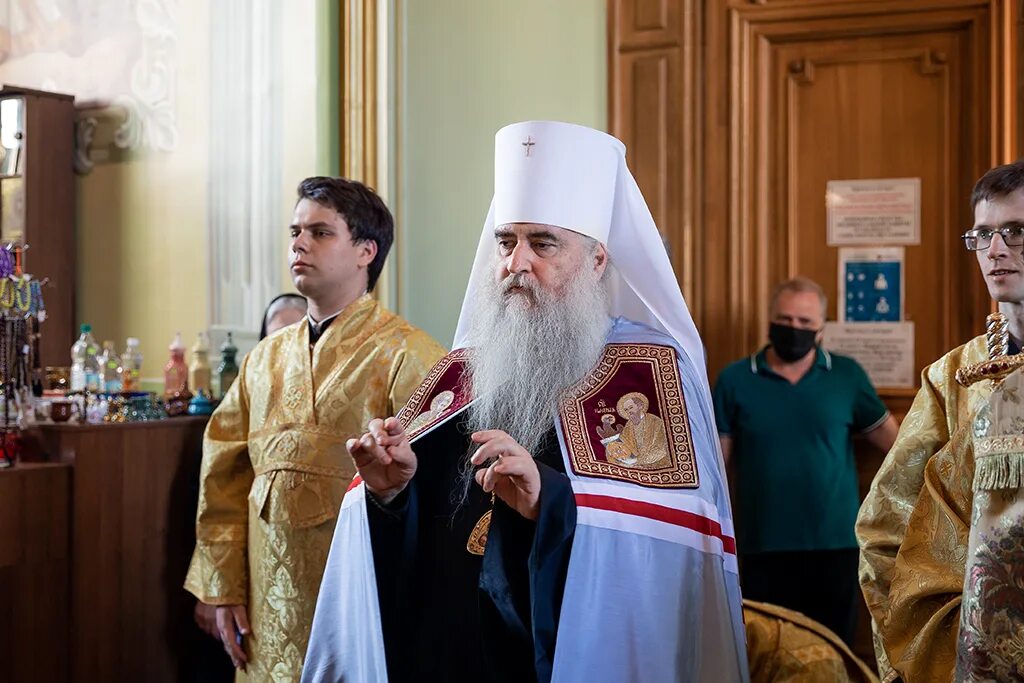 Протодиакон александр пушкарев саратов фото Митрополит Лонгин совершил Всенощное бдение в Покровском храме - САРАТОВСКОЕ ЦЕН