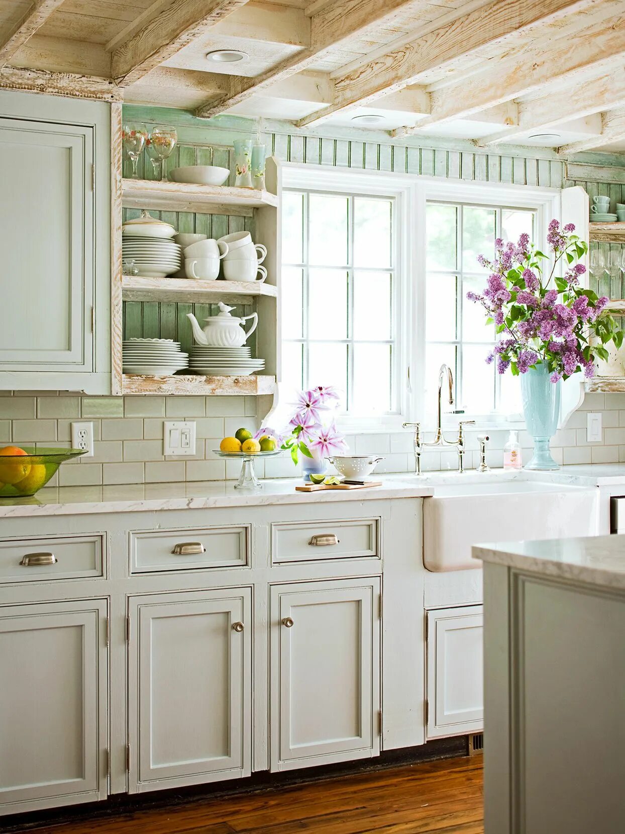 Прованс кухни фото в доме 9 Helpful Tips for Choosing the Coziest Farmhouse Kitchen Colors